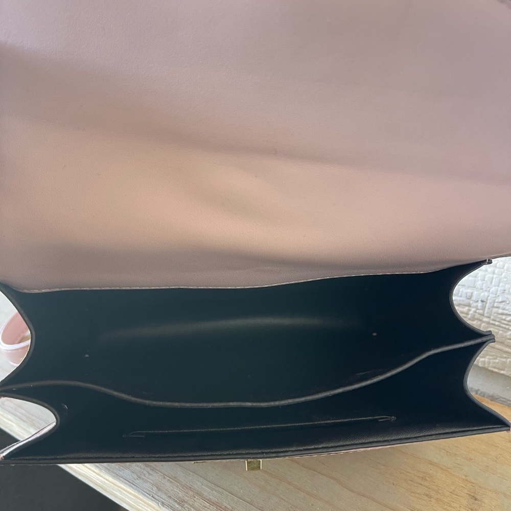 Handbag - Picture 2 of 3